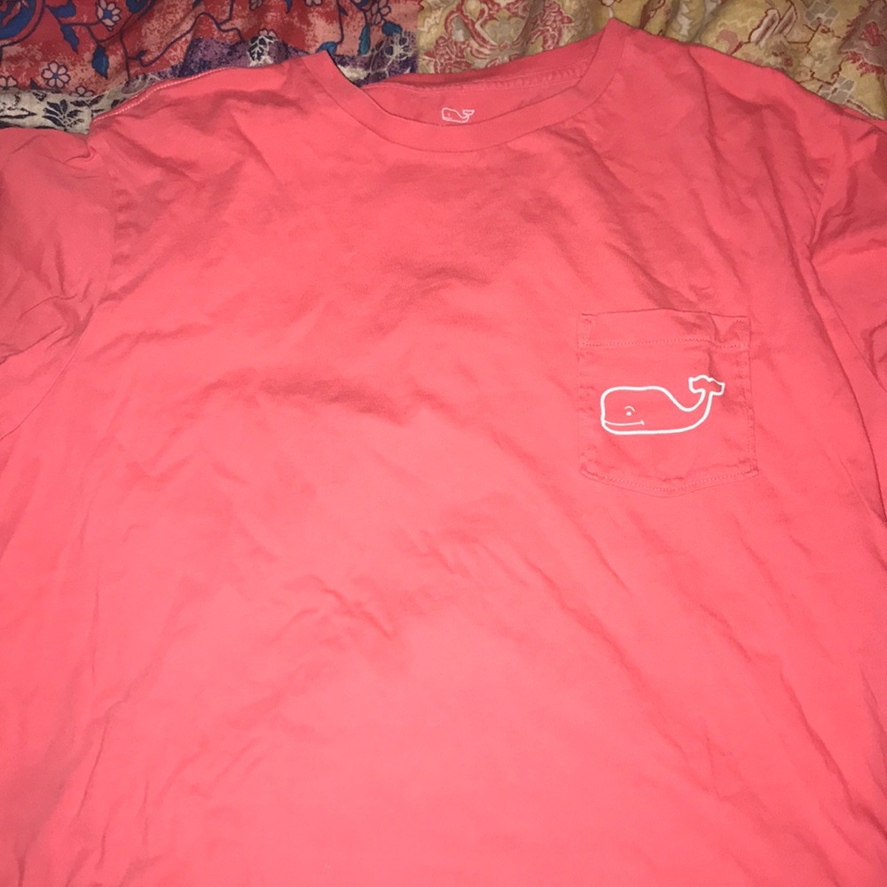 pink vineyard vines shirt :)